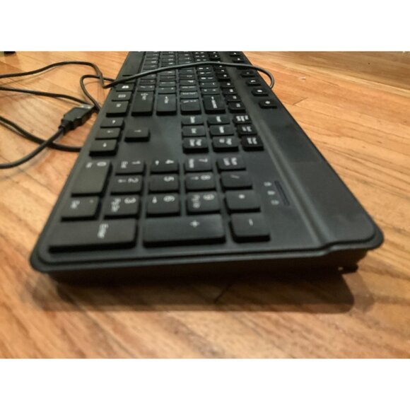 Insignia USB Wired Keyboard Black Full Size QWERTY NS-PNK5001 - Picture 3 of 3